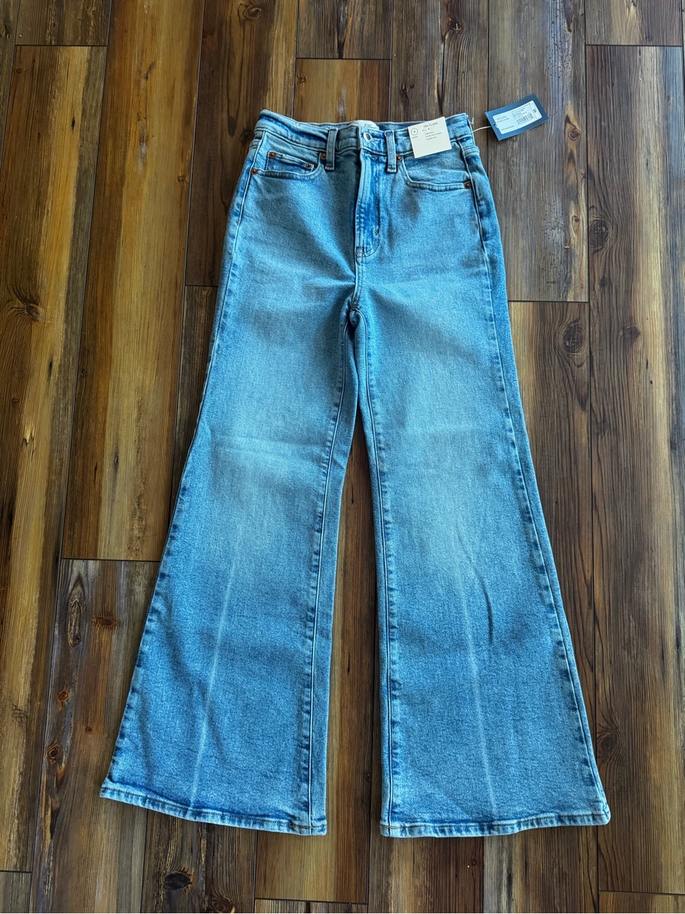 Universal Thread Women's 70s Flare Jeans 4P NWT